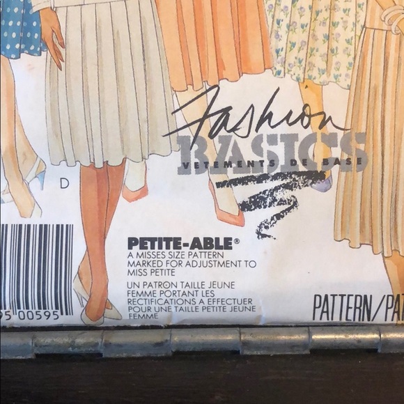 Vintage McCall’s dress pattern - Picture 2 of 4